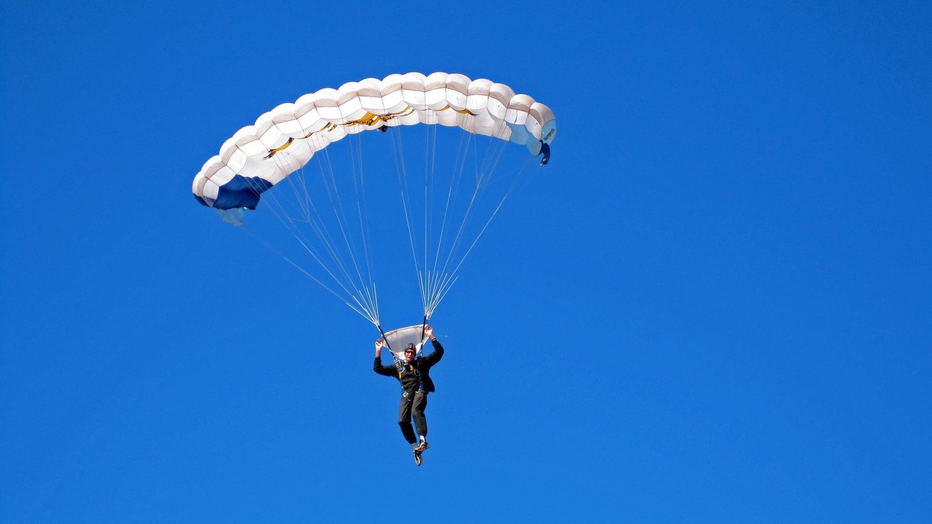 欧冠八强首回合：尤文1比1巴黎 姆巴佩单刀被什琴斯尼用脚化解